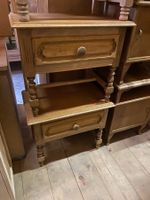 ART 253-G Paire de tables de nuit