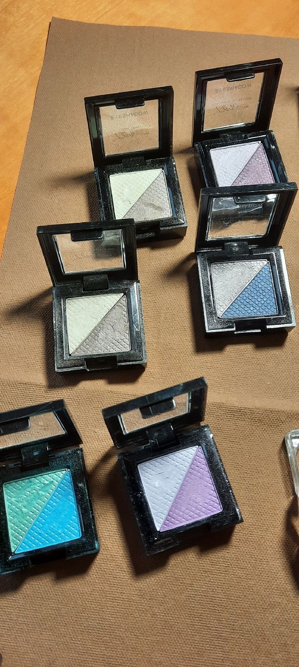 Maquillage: Kosmetik Set Lidschatten – D'occasion à Uetendorf par Neidem 1