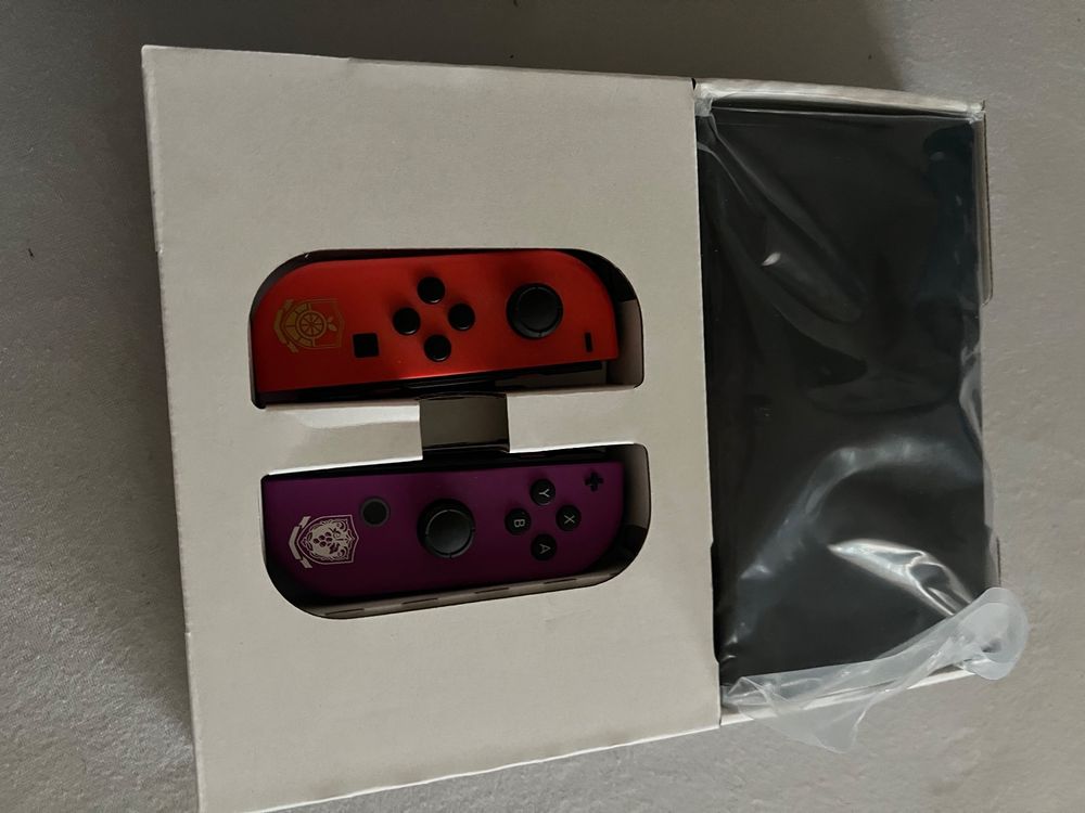 Nintendo Switch Oled Special Edition Karmesin Andpurpur Kaufen Auf Ricardo 6359