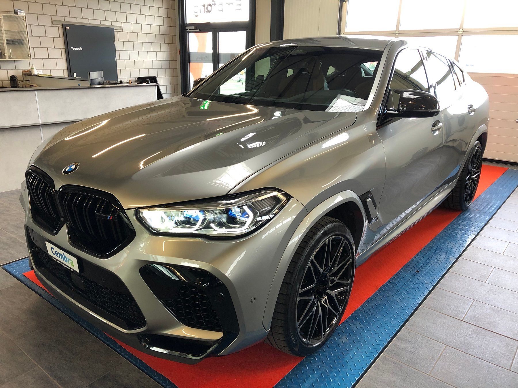 BMW Automobili: BMW X6M Steptronic M Competition – Usato da Gampelen venduto da Steuer0