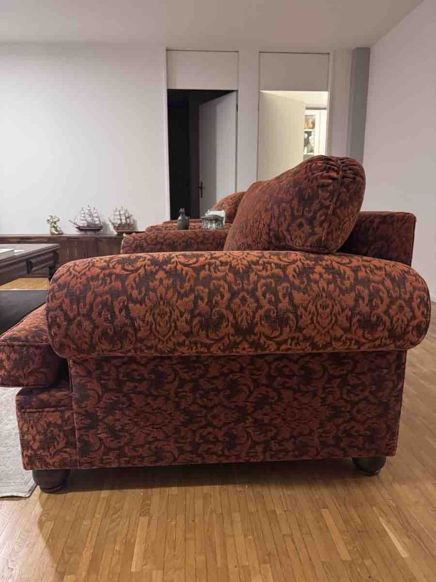 Sofas: Comfortable Fabric Couch with Patterned Upholstery – Neu (gemäss Beschreibung) aus Zürich von ays_8zqj 1