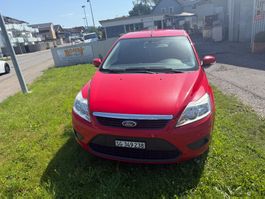 Ford Focus 1,6i 16V ab grossen Service mit Benzin/Gasanlage