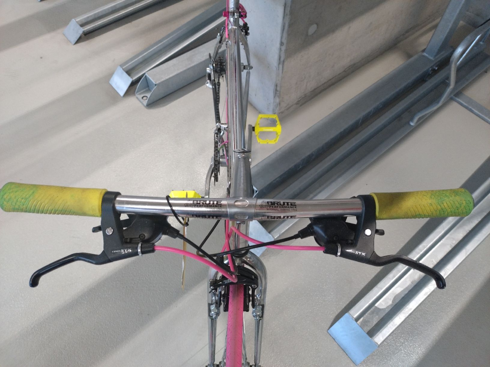 Biciclette: Vélo Sunn Force 28' Rose Pimped ! – Usato da Farvagny-le-Grand venduto da LaCaverne 6