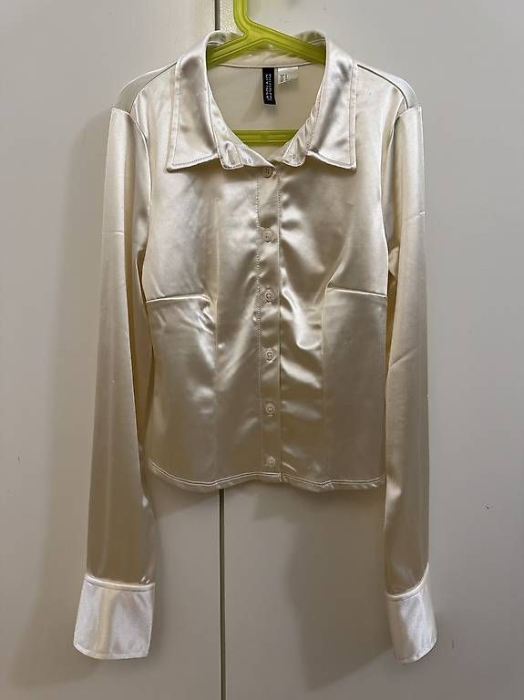 Top: H&M Top – Usato da Laufen venduto da dur_6vym