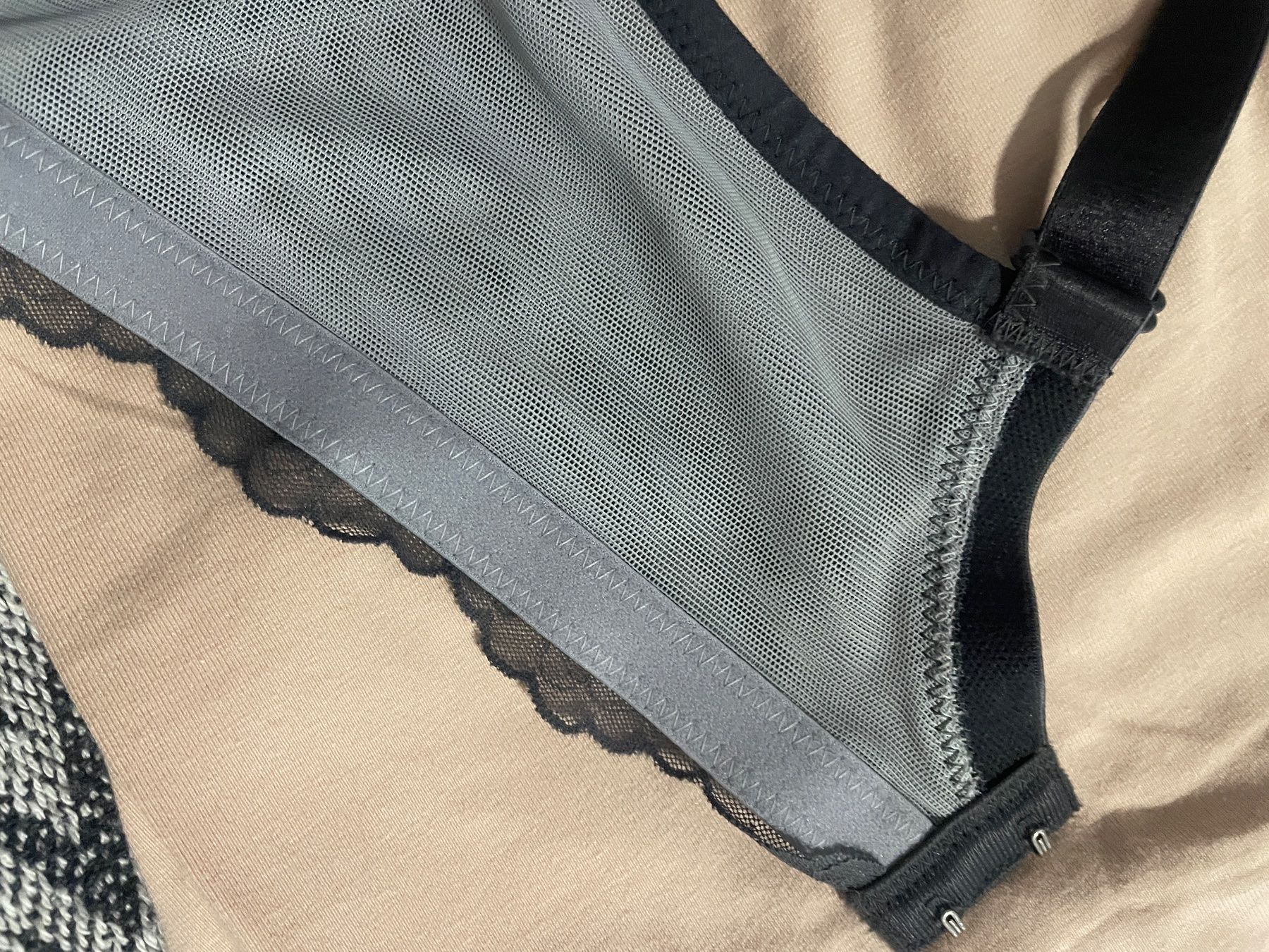 Sonstige Unterwäsche: Eleganter Grauer BH mit Spitze, Grösse 85E – Neu (gemäss Beschreibung) aus Zürich von jandra01 5