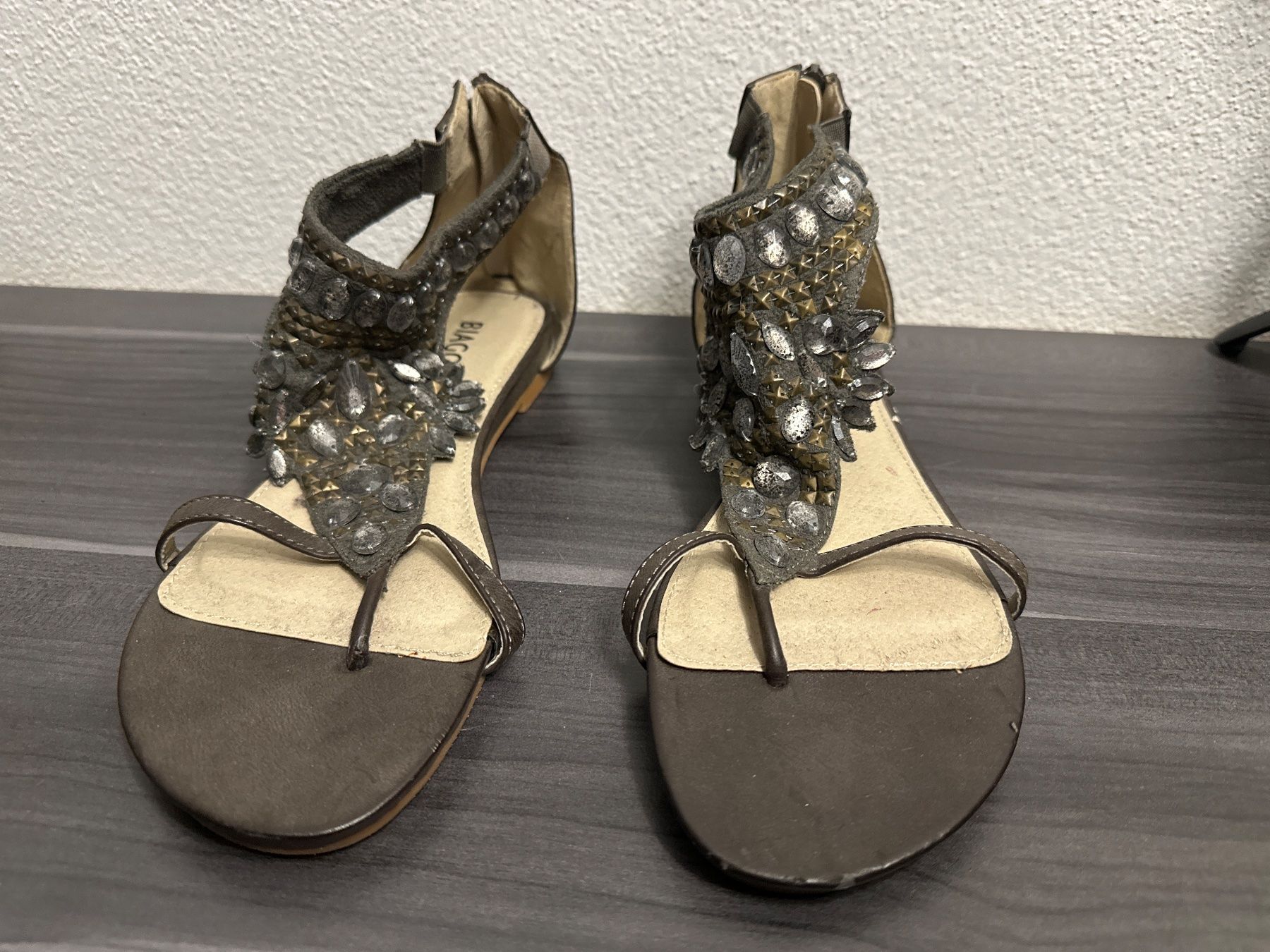 Scarpe da donna: Sandaletten flach Größe 42 – Usato da Aarburg venduto da Tonija