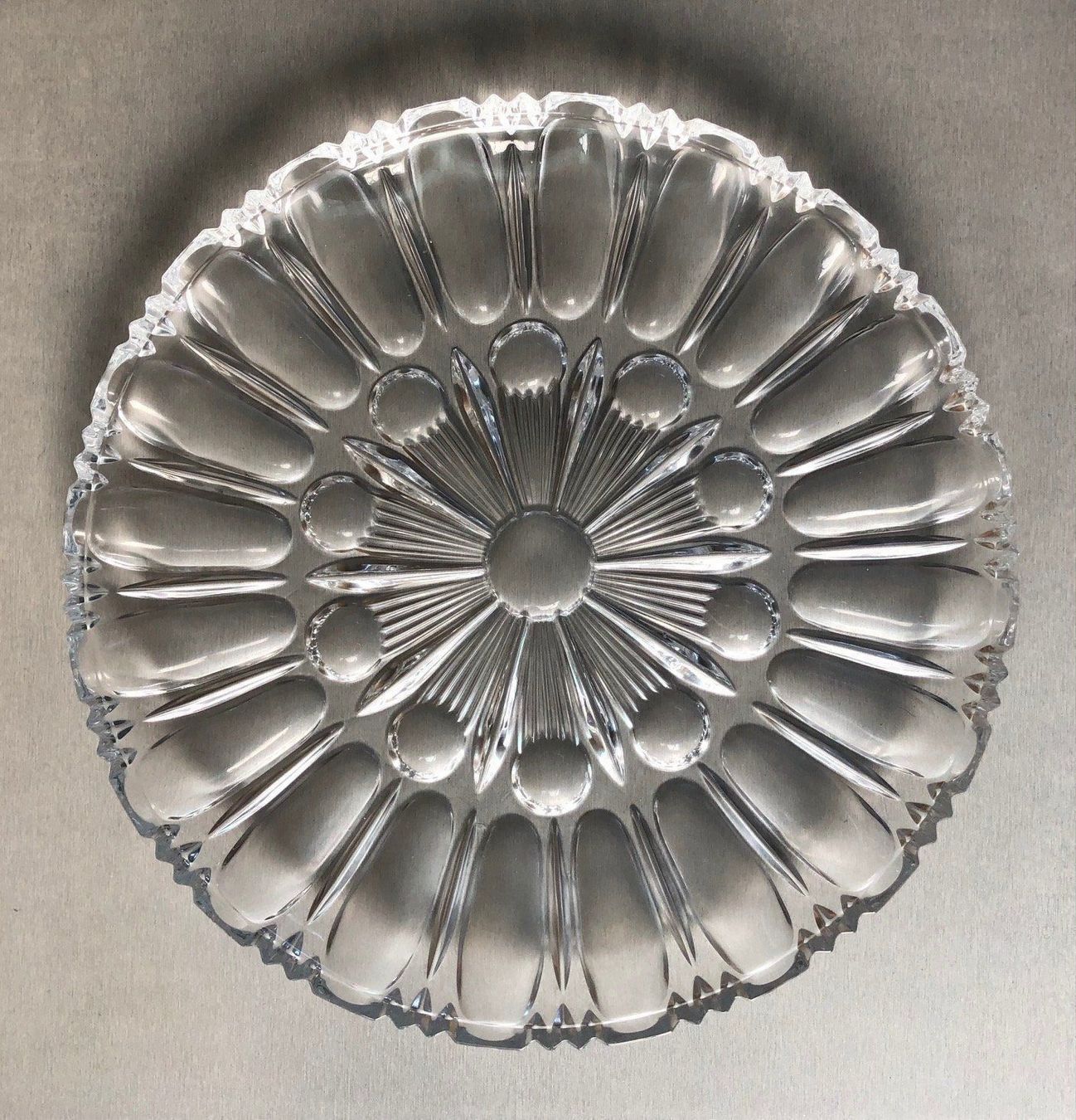 Servierplatten: Glas-Schale (Durchmesser: 30 cm) – Gebraucht aus Buchs SG von Handyman77