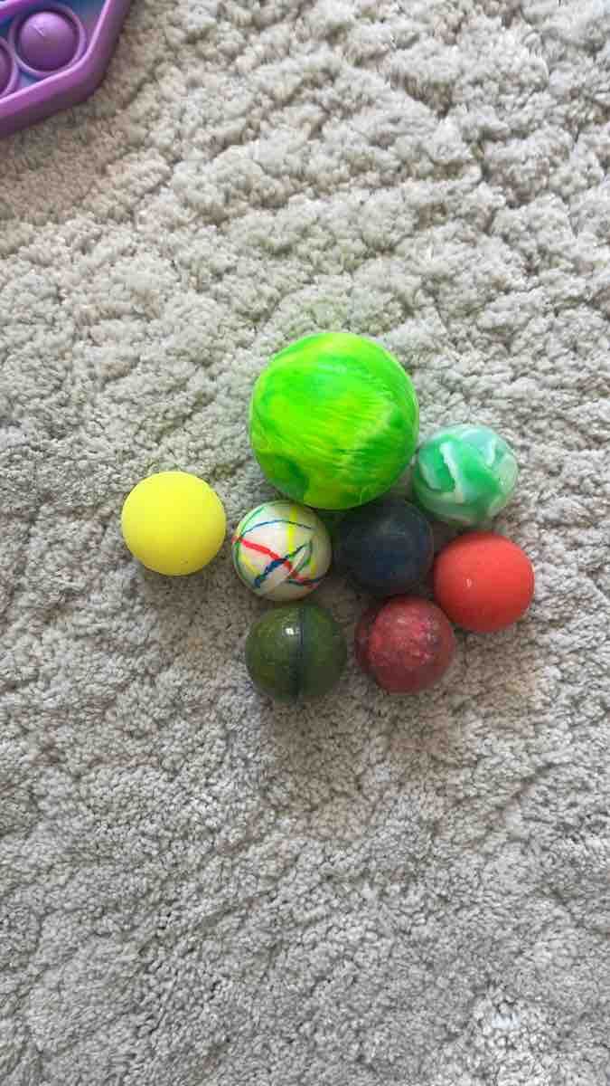 Palloni: 8 Gummibälle gebraucht – Usato da Uetikon am See venduto da klimba1
