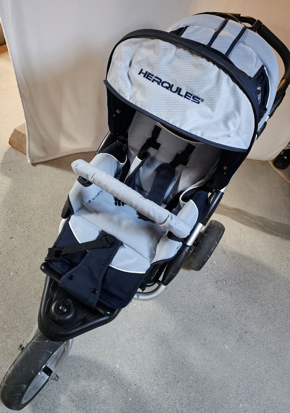 Carrozzine: Herqules Kinderwagen – Usato da Langnau i. E. venduto da gas_6wy5 8