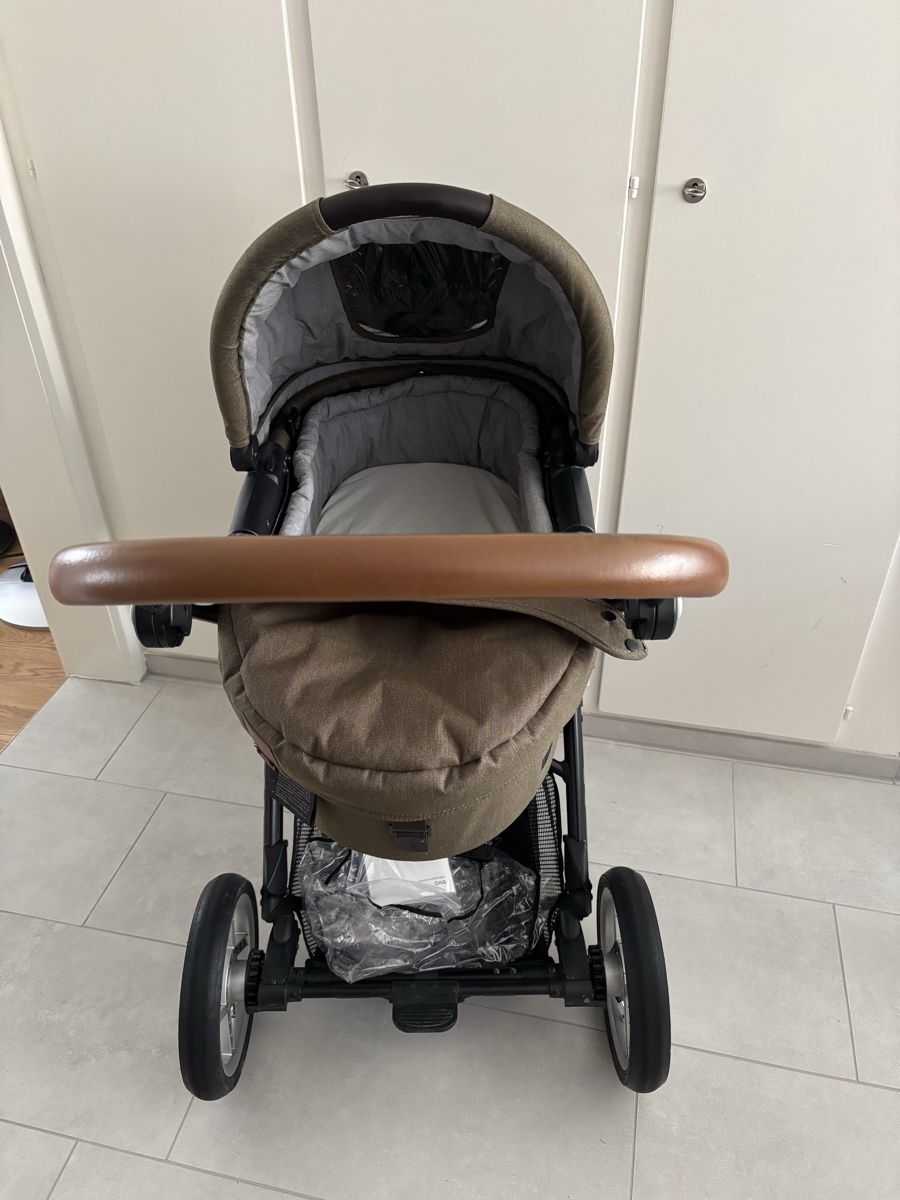 Mutsy Carrozzine: Mutsy Evo Kinderwagen braun, sehr guter Zustand – Usato da Urdorf venduto da rosenkohl01 1