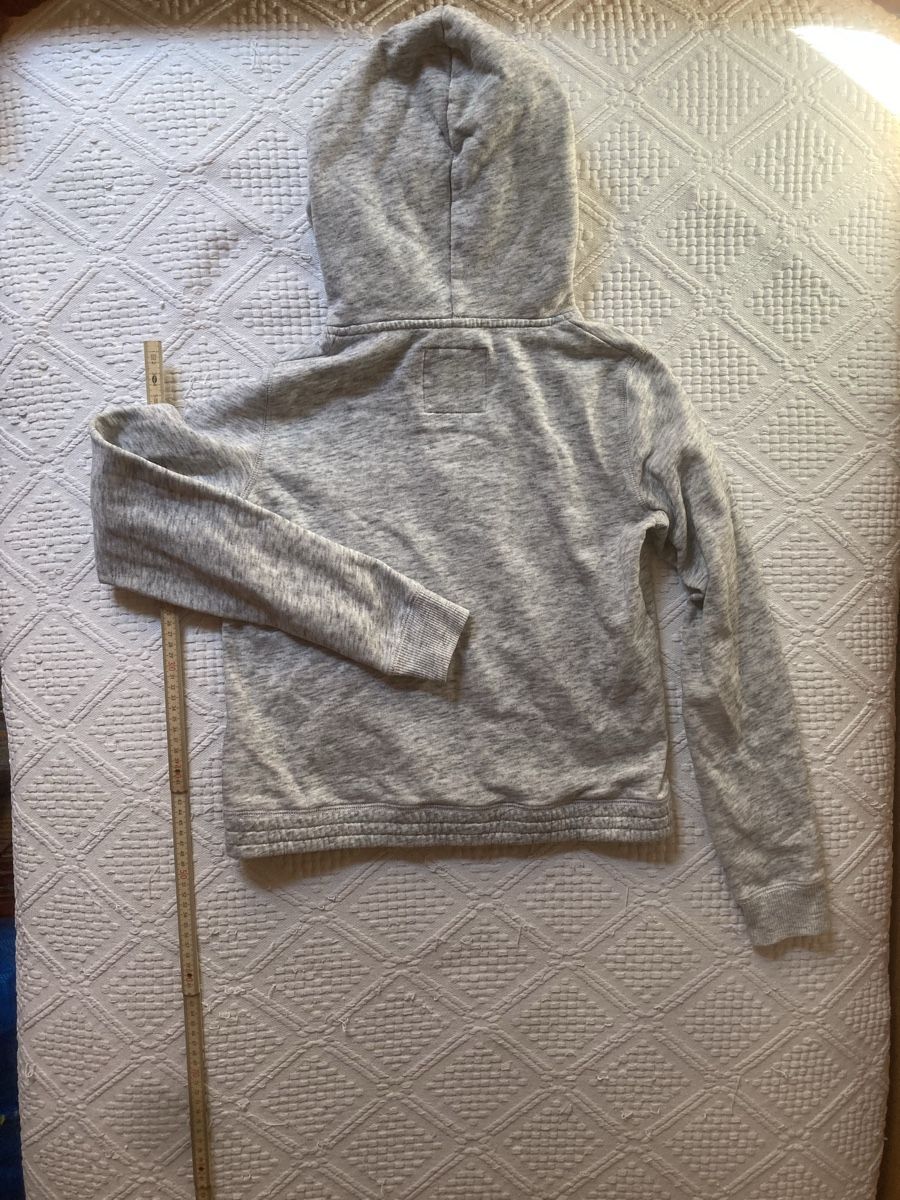 Pulls et sweat-shirts: Sweater à capuche  – D'occasion à Cortébert par col_h56s 1