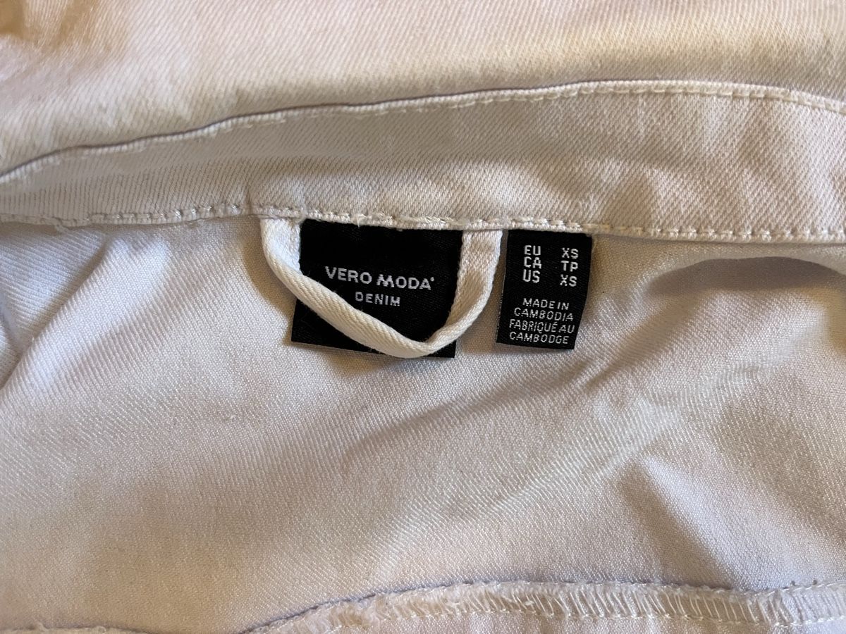 Giacche: Weisse Jeansjacke Gr. XS – Usato da Rengg venduto da malika3 2