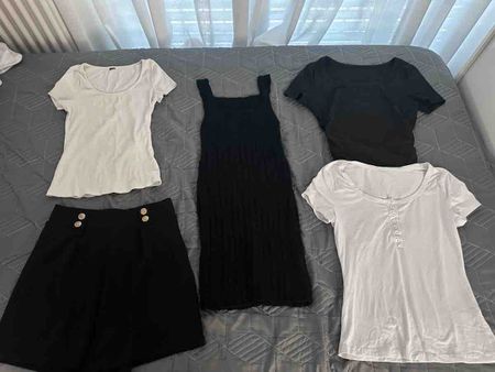 Kleiderpaket Damen T-Shirts und Rock akzeptabel