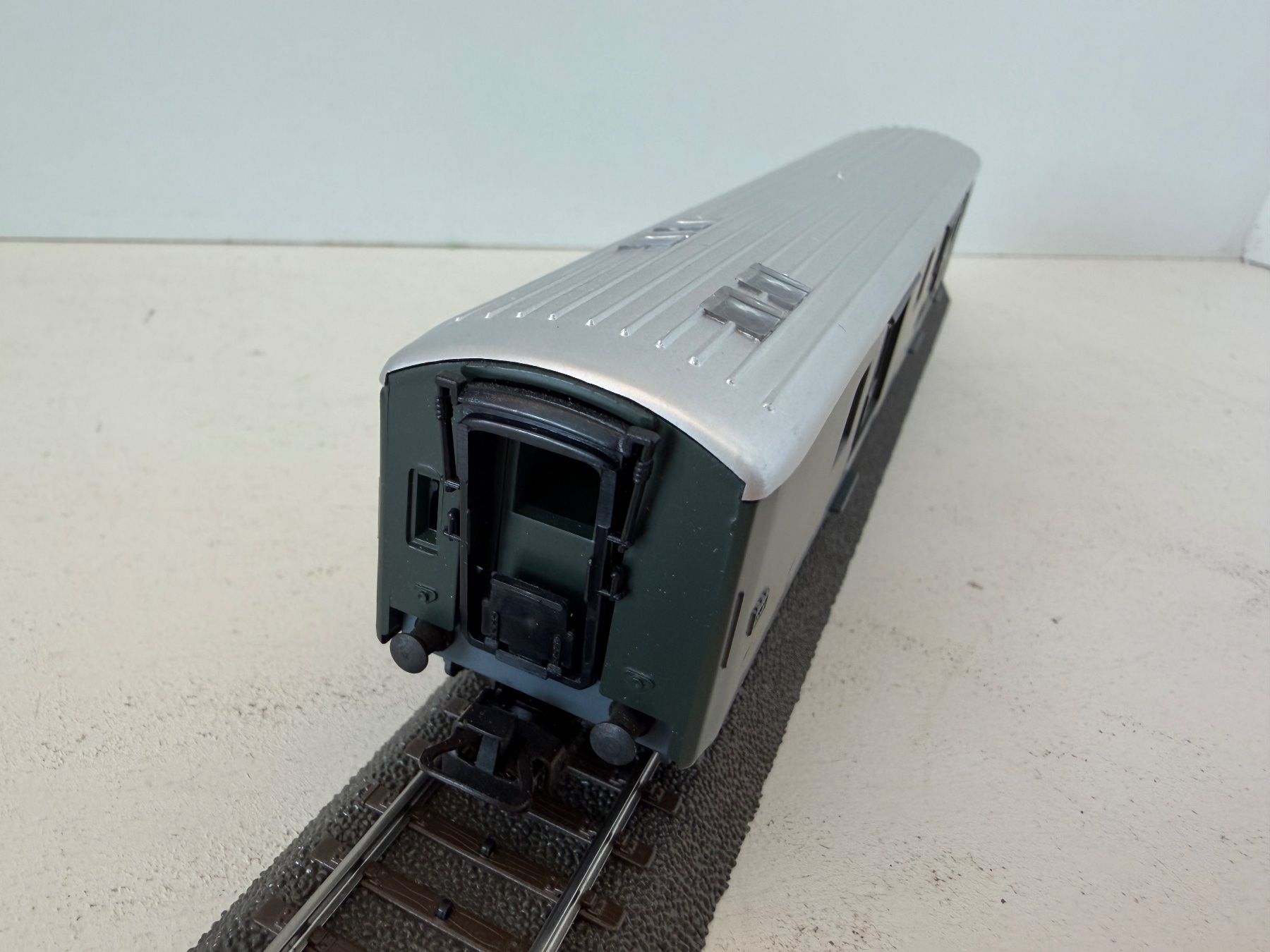 Hag Modelleisenbahnen: HAG 411 Gepäckwagen SBB DC – Gebraucht aus Büsserach von ModellbahnDepot 4
