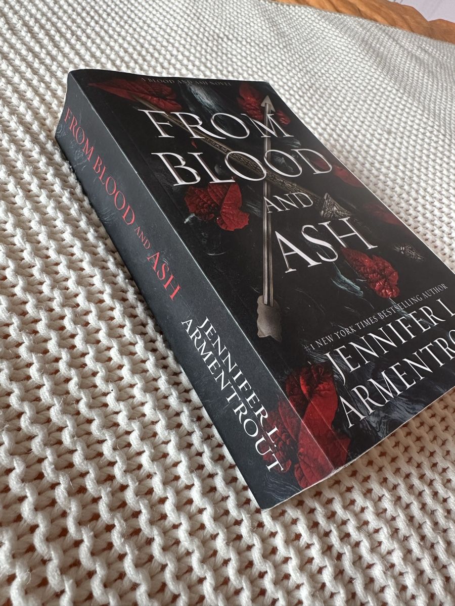 Libri: From Blood and Ash – Nuovo (secondo la descrizione) da uster venduto da Romsmarlen 2