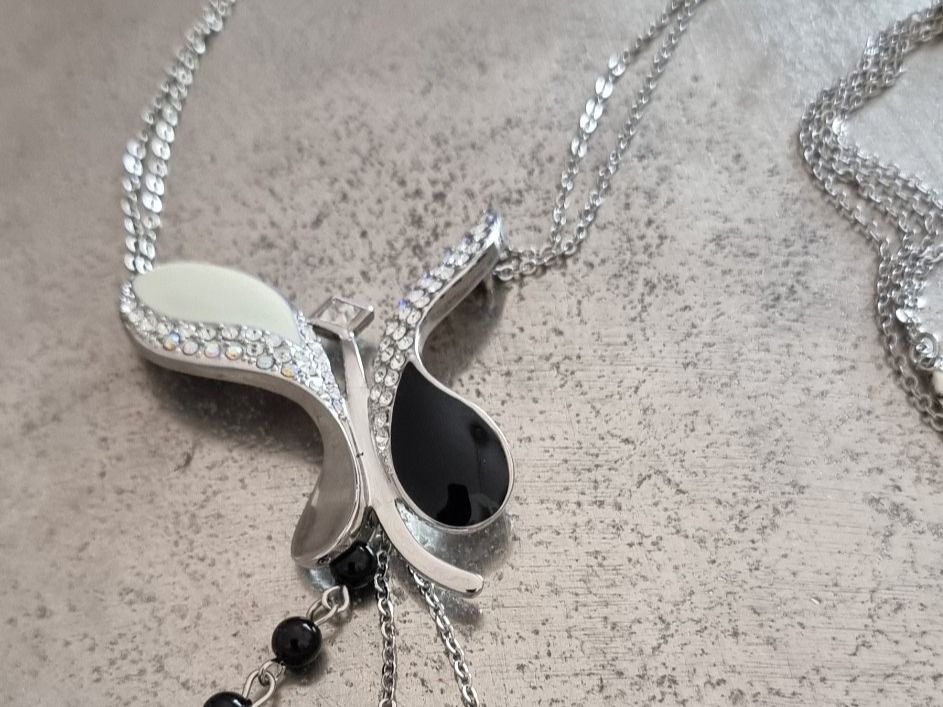 Ketten: Kette ,versilbert. Swarovski  Kristallen – Neu und originalverpackt aus Frauenfeld von Bleeddragon 2