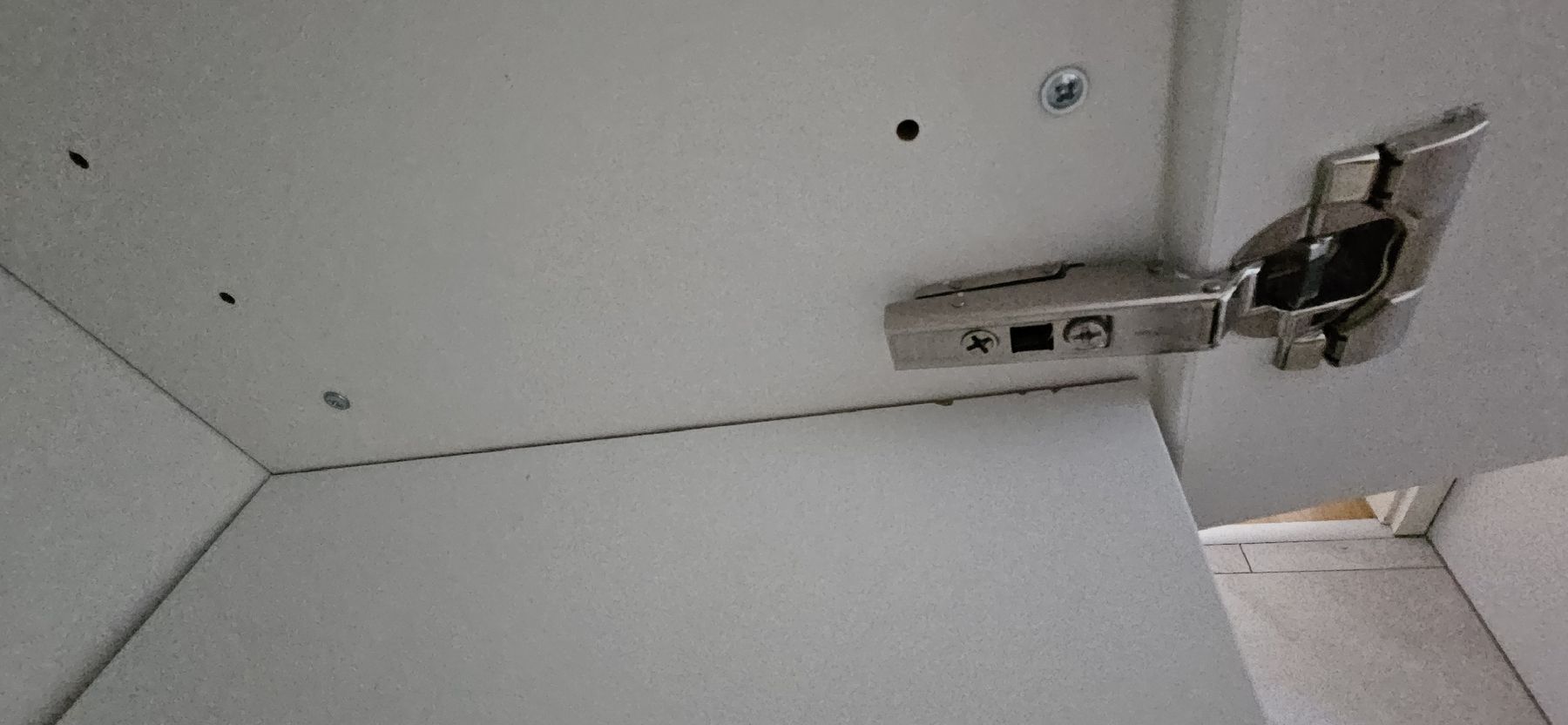 Ikea Armoires: Hängeschrank von Ikea – D'occasion à Oberwil BL par Cla_Hu 4