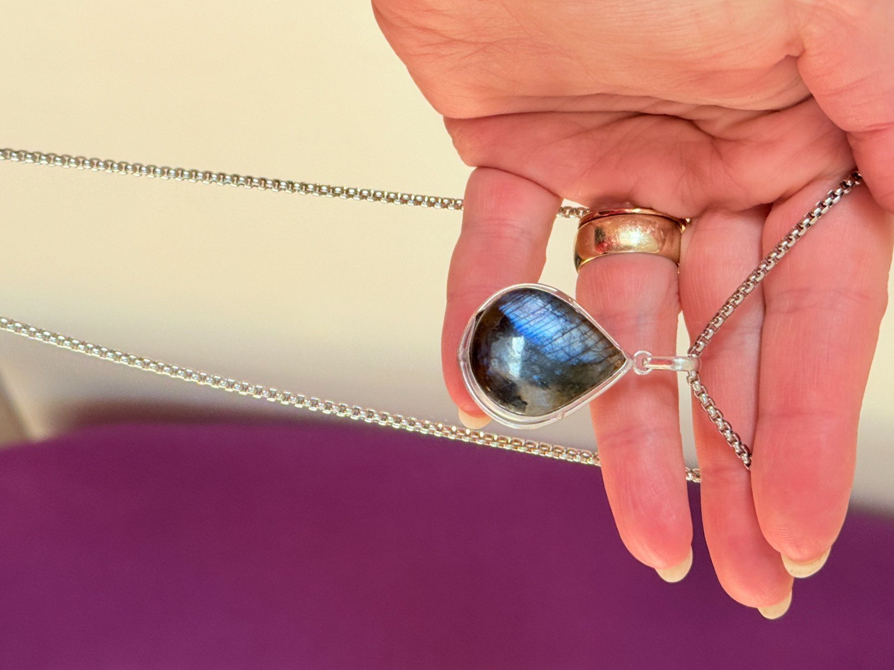 Catenine: Collier avec pendentif en labradorite naturelle – Nuovo e nell'imballaggio originale da Genève venduto da AGBERG 7