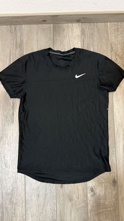 T-shirt Nike sport noir taille S