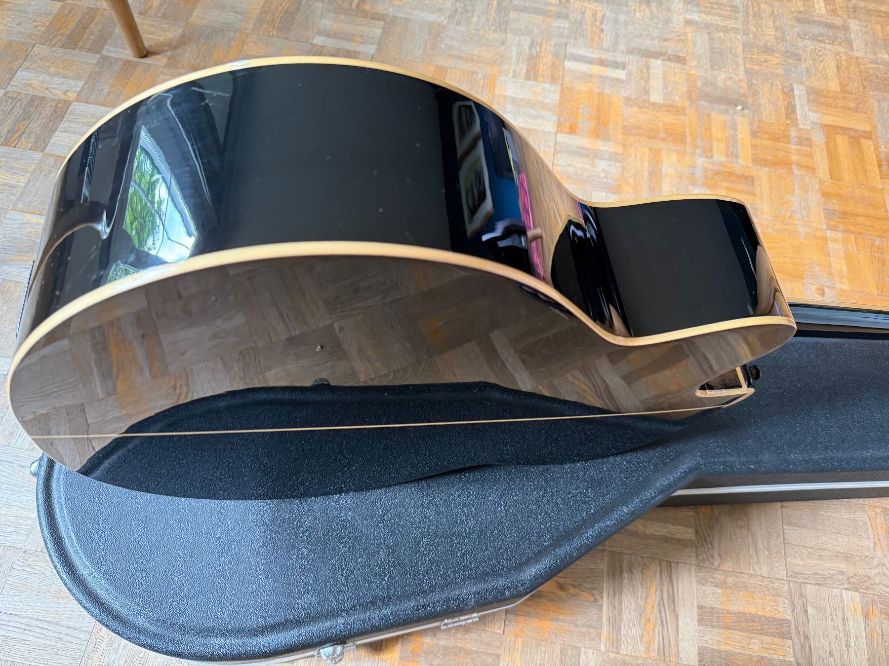 Strumenti musicali: Elektro-Akustikgitarre mit Fishman & Gator Koffer – Usato da Schaffhausen venduto da jplunkett 5
