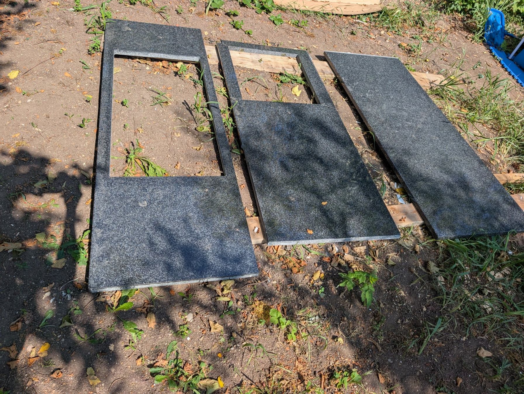 Servierplatten: Küche Arbeitsplatte Granit dunkelgrau – Gebraucht aus Esslingen von NikkiL