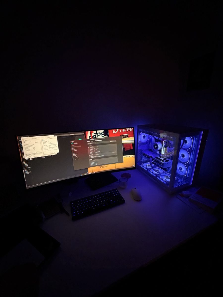 PC: Gaming PC - White / RGB – Nuovo (secondo la descrizione) da La Conversion venduto da ron_jgr8 1