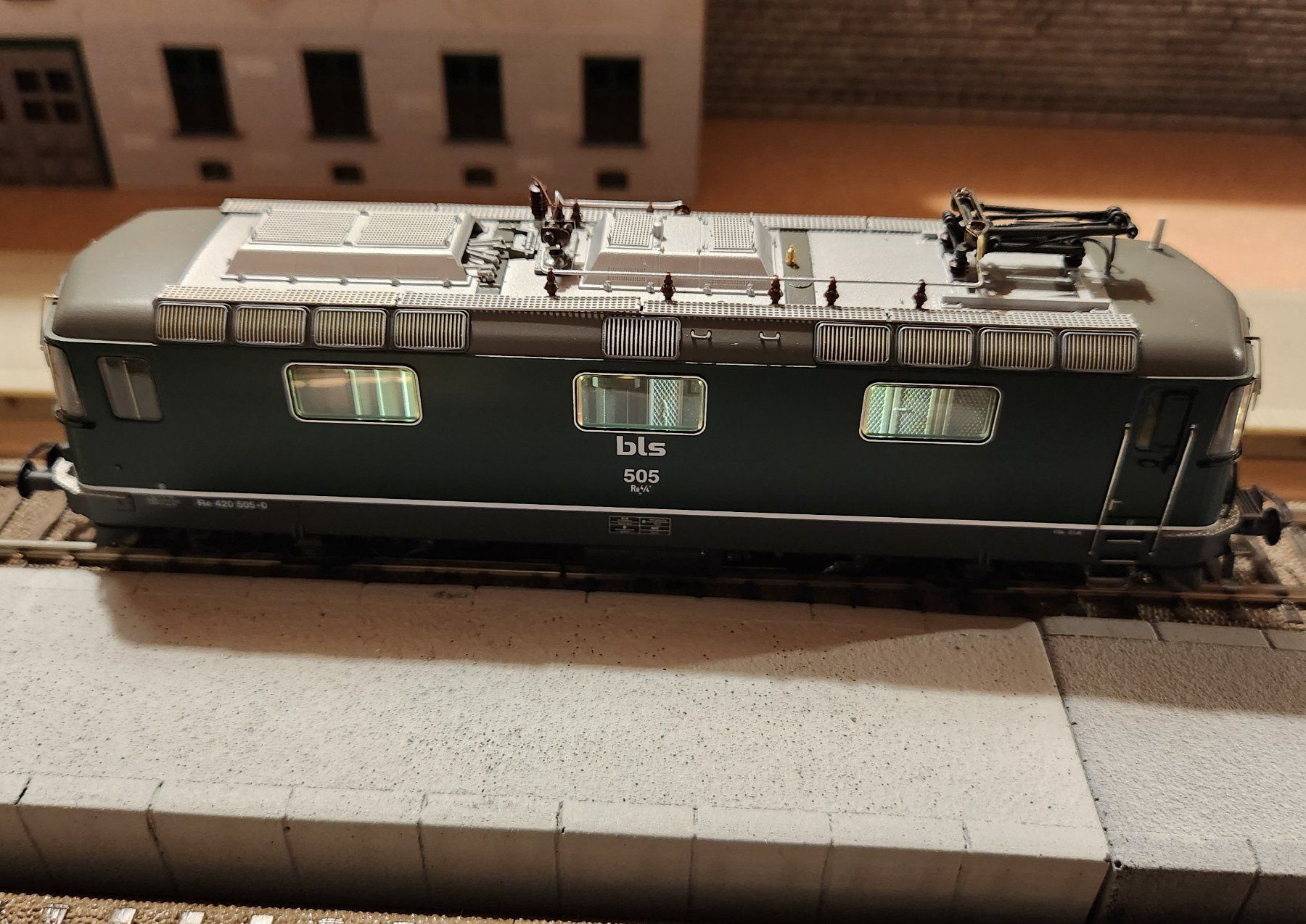 Roco Modellini di ferrovie: Roco BLS Re 420 505 DCC Sound – Nuovo (secondo la descrizione) da Wittenwil venduto da ced_q8j7 9