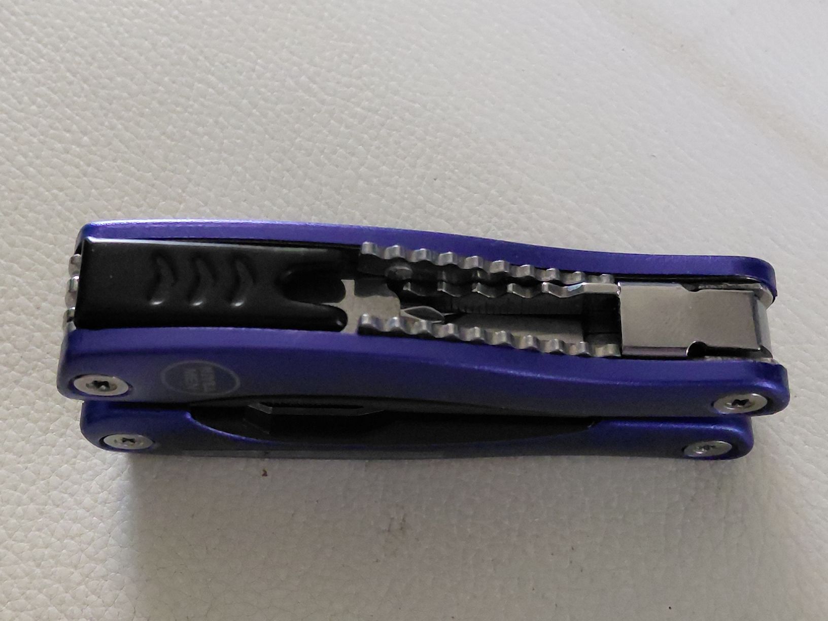 Tutti gli attrezzi: Multitool Nivea Men lila top zustand – Usato da Belp venduto da mar_76s8 6