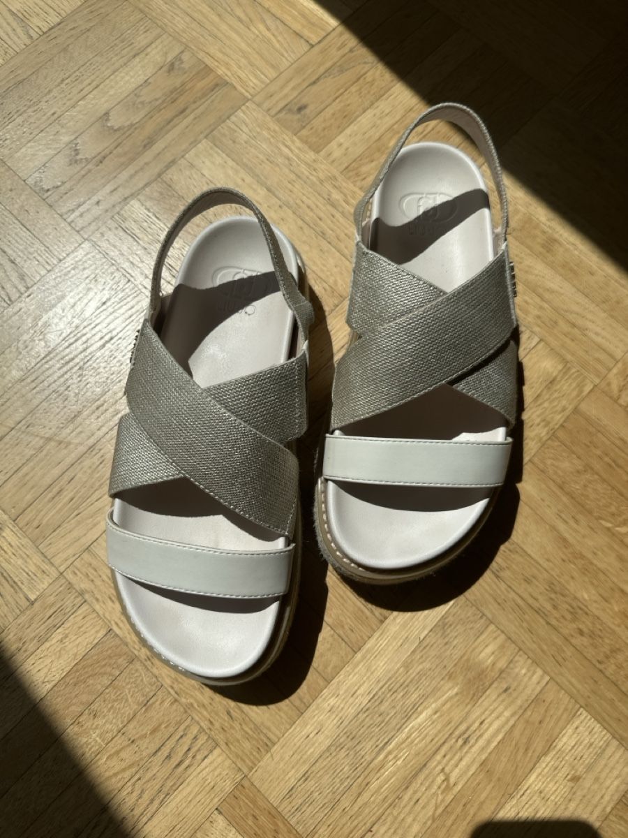 Damenschuhe: Liu Jo Plateausandelette weiss – Gebraucht aus Riedikon von Torino99