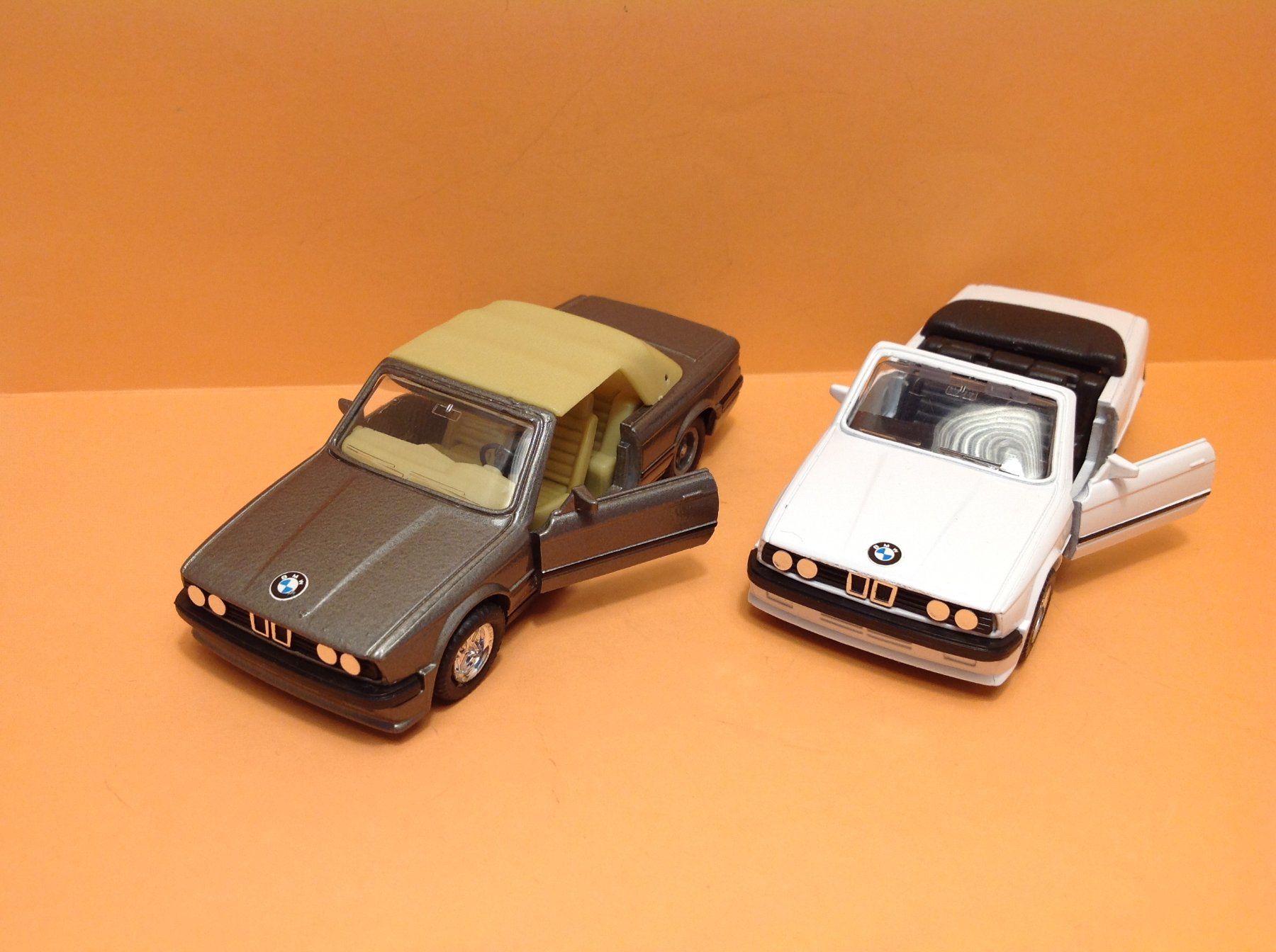 BMW Modellini d'auto: 2 BMW 325i Cabriolet , Modellautos – Usato da Seuzach venduto da Jage 1