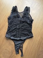 Schwarzer Spitzenbody mit V-Ausschnitt, Gr 38neu