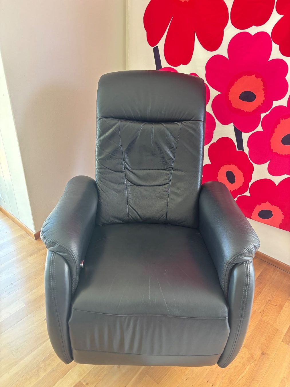 Sofas: Schwarz Leder Sofa mit Sessel – Gebraucht aus Küsnacht ZH von zuriz 2