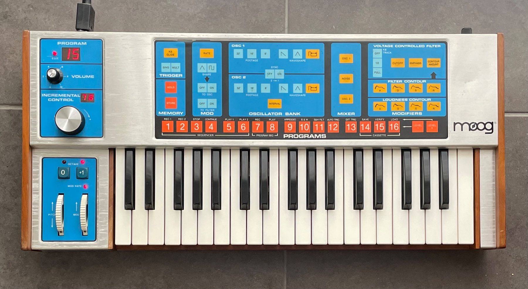 Moog Musikinstrumente: MOOG SOURCE – Defekt aus Mauren TG von Georgie