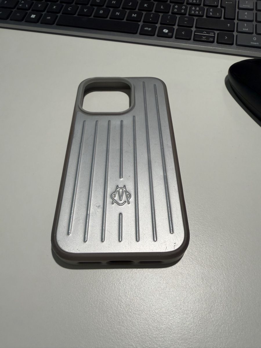 Cover & Protezioni schermo: Rimowa Handyhülle iPhone 15 Pro – Usato da Walchwil venduto da SIAM14 3