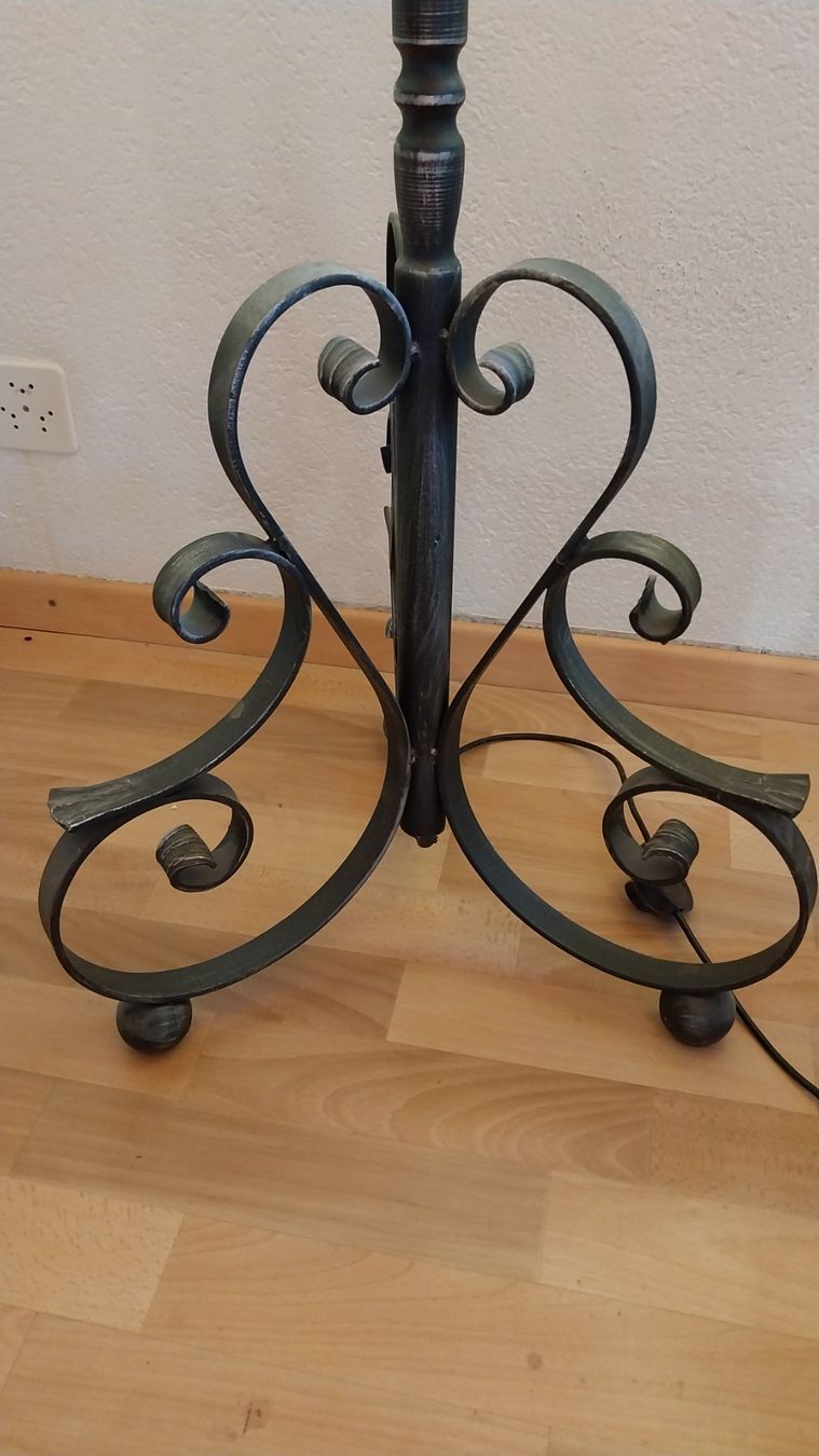 Lampade: Antike grosse Stehlampen – Usato da Staufen venduto da Sunsetranch 1