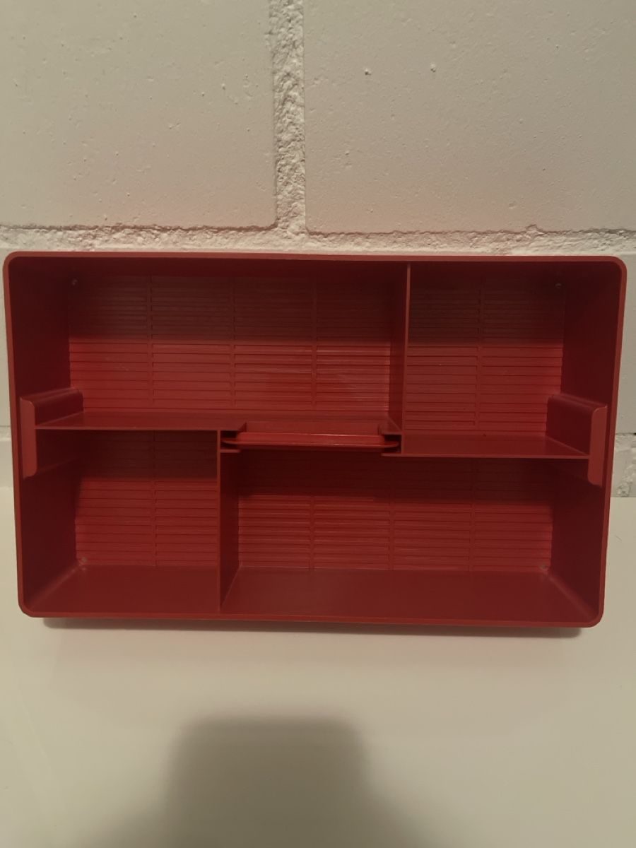 Lego Spielzeuge: Lego Sortierbox rot mit Unterteilung – Gebraucht aus Unterkulm von AnoliOccasion