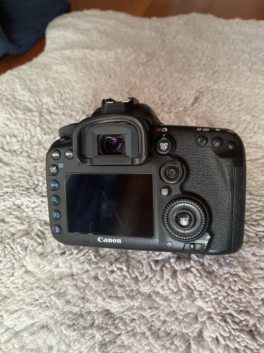 Canon Appareil photo: Canon EOS 7d Mark II – D'occasion à Mülenen par sch_z5hr 1