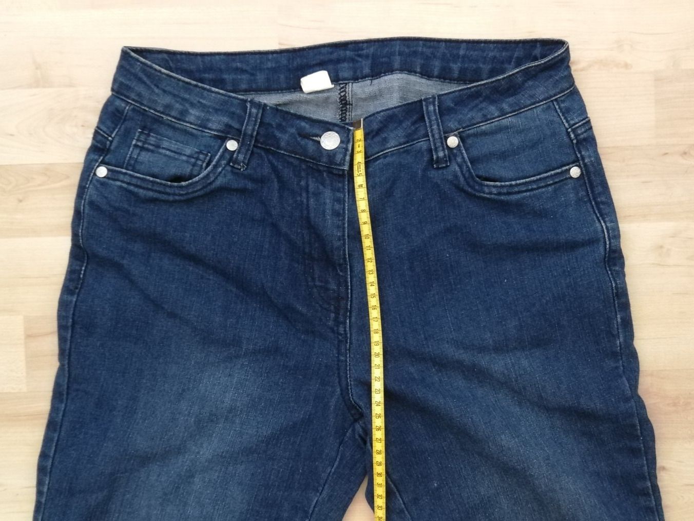 Jeans: Dunkelblaue Jeans, Gr. 38/M – Usato da Winterthur venduto da 1doodle2 3