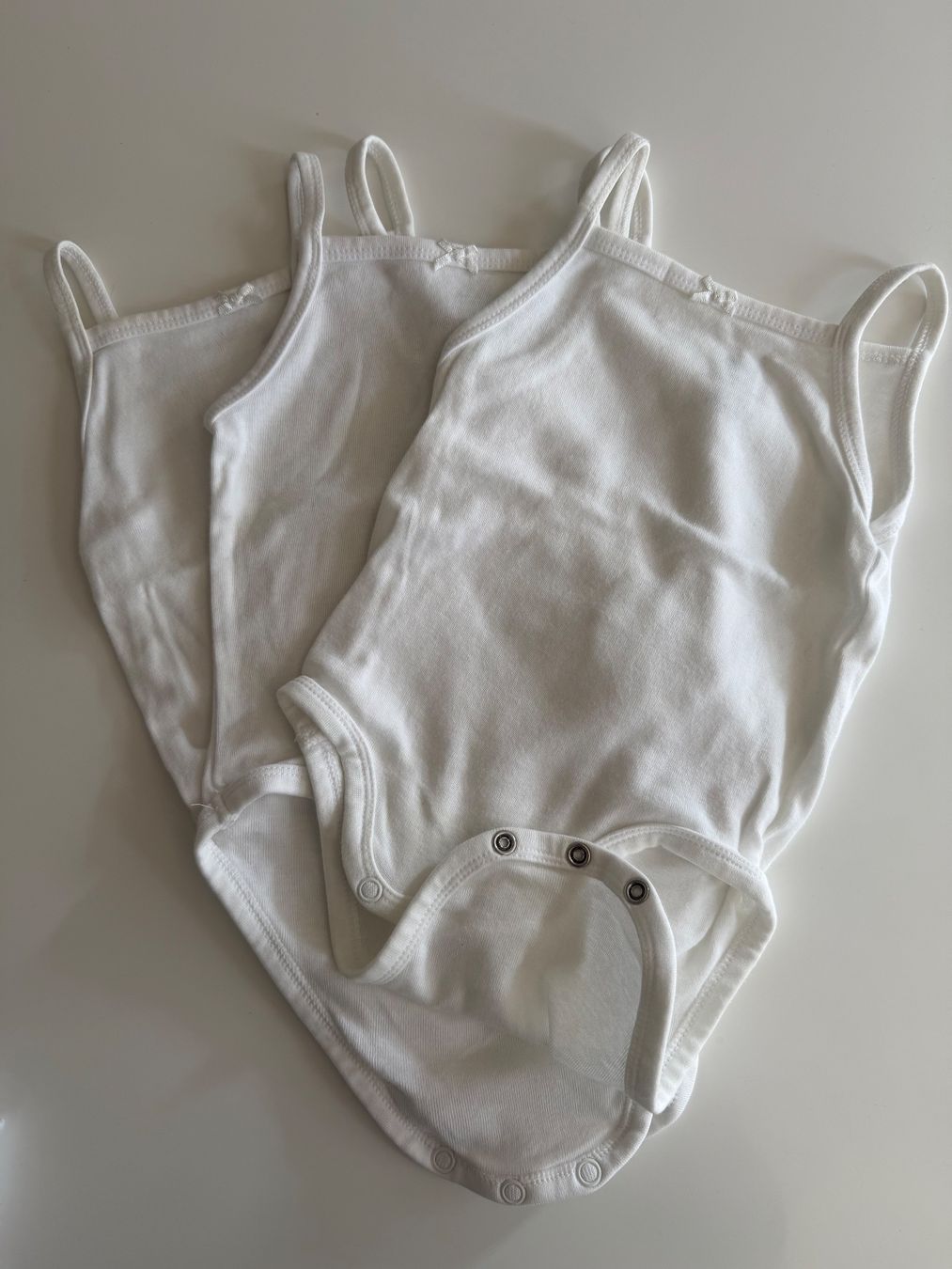 H&M Lotti & Set di vestiti: Trägerbody, 3er Set, Gr 68. – Usato da Zürich venduto da Freudefant 2