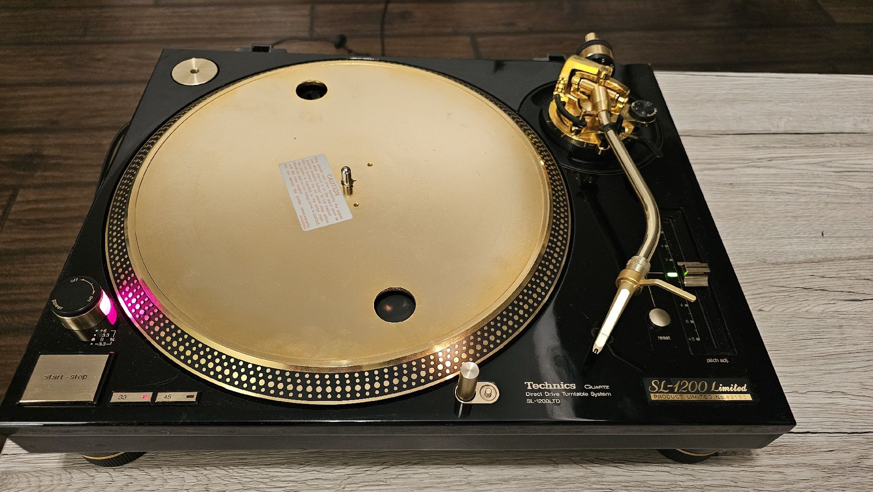 Technics Giradischi: Technics LTD SL-1200 GOLD + Mixer – Usato da Naters venduto da Tim.schny