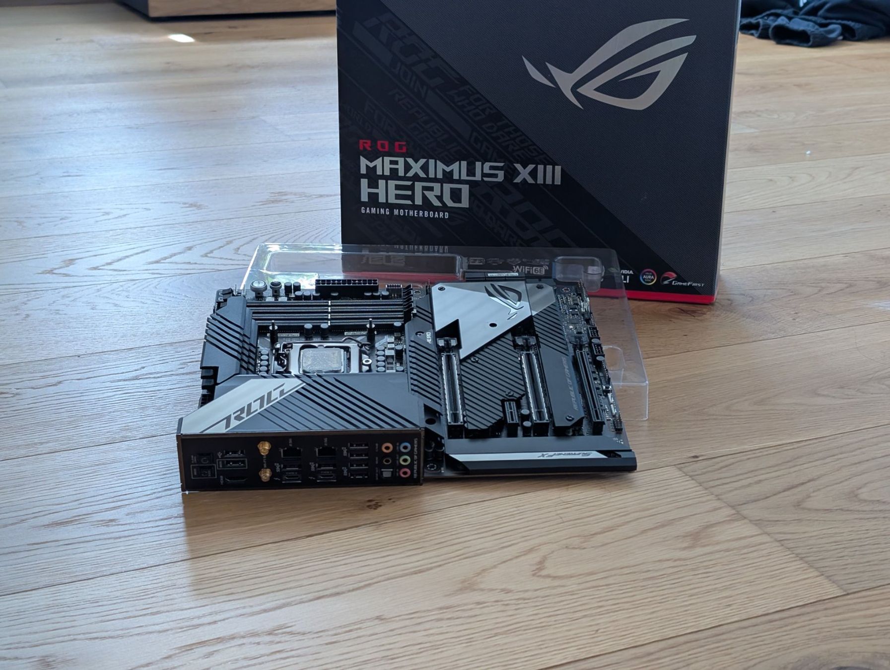 Asus Schede madri: ROG MAXIMUS XIII HERO inkl. Intel 10900kf CPU – Usato da Rüthi (Rheintal) venduto da Hafo1992