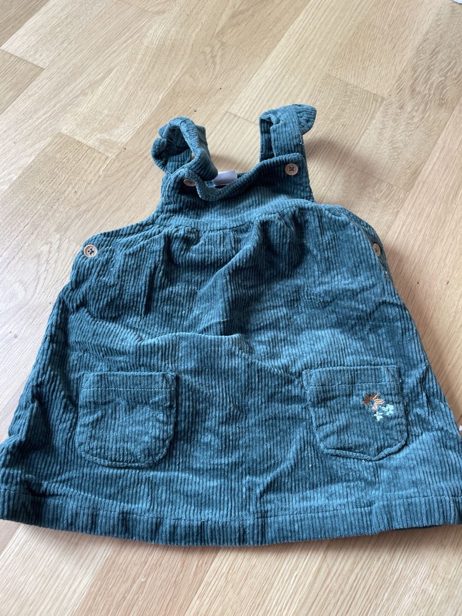 Vestiti & Gonne: Schönes Samtkleid von Smile 86 – Nuovo (secondo la descrizione) da Zürich venduto da Circularrocks