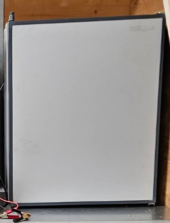 Frigoriferi: Letzte Chance 12V Kompressor Kühlschrank 65 Liter – Usato da Sarnen venduto da Profi3