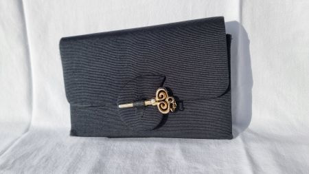 Elegante Damenbrieftasche Schwarz Gold Schlüssel clutch