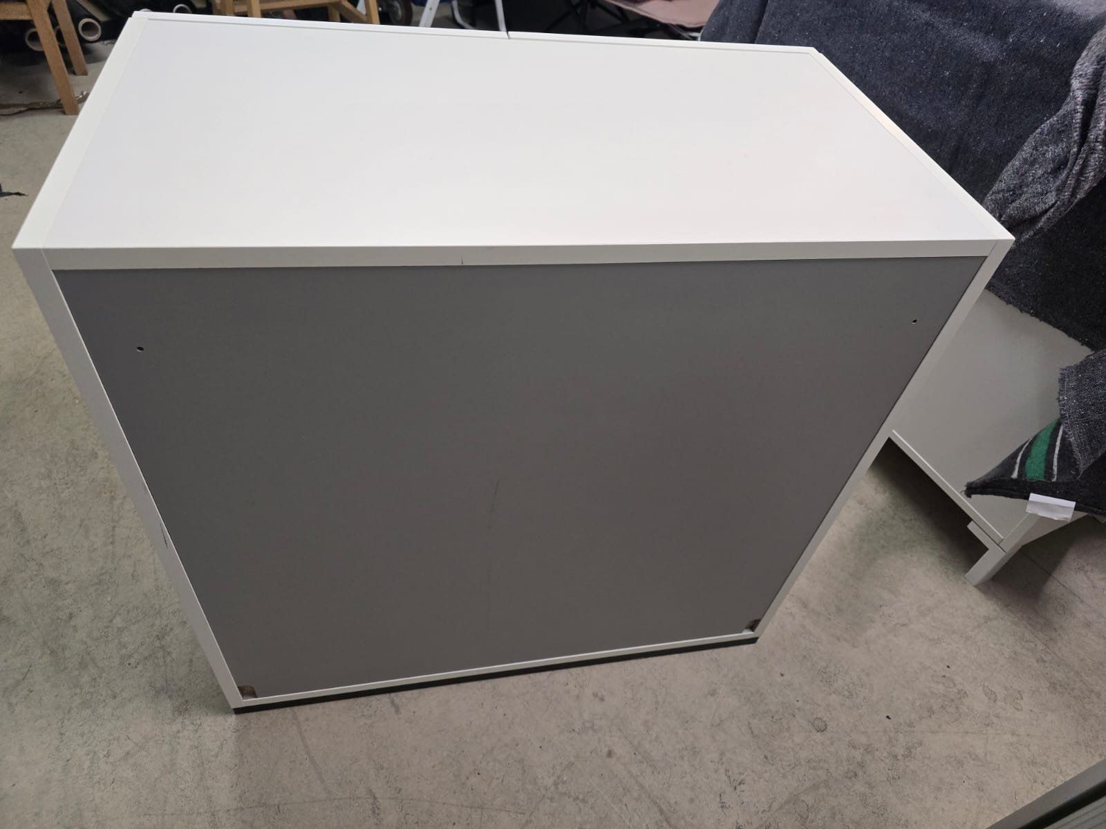 Cassettiere: Modernes Designer-Sideboard in Weiß & Grau – Usato da Trimbach venduto da pink_goofy_73 1