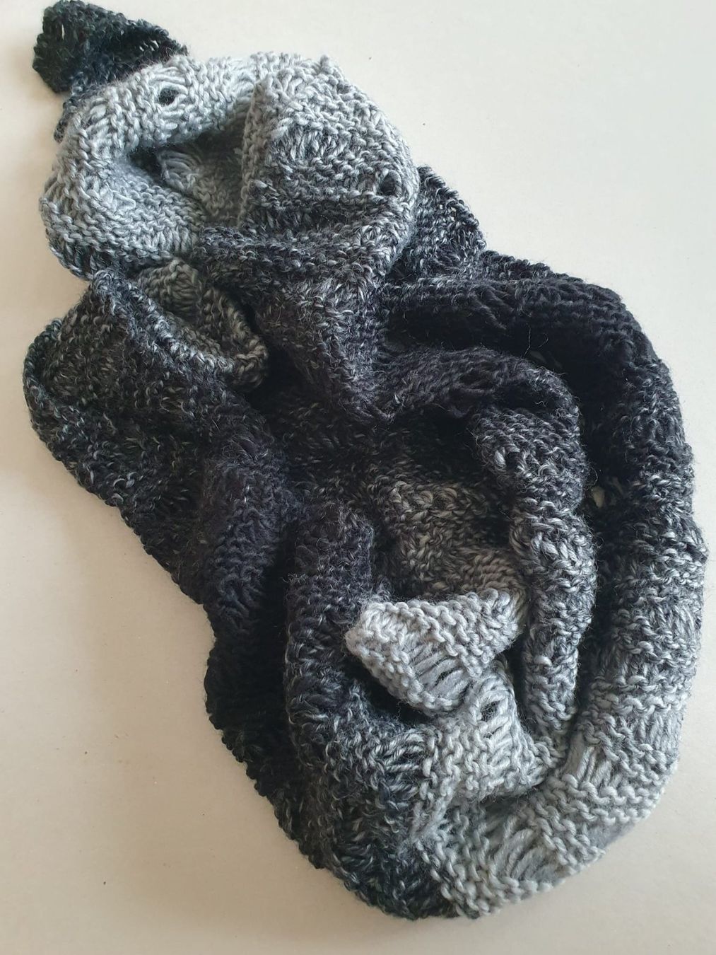 Foulard & Sciarpe: Schal und Mütze als Set, gestrickt – Nuovo (secondo la descrizione) da Jonen venduto da h-blxgirl79 1