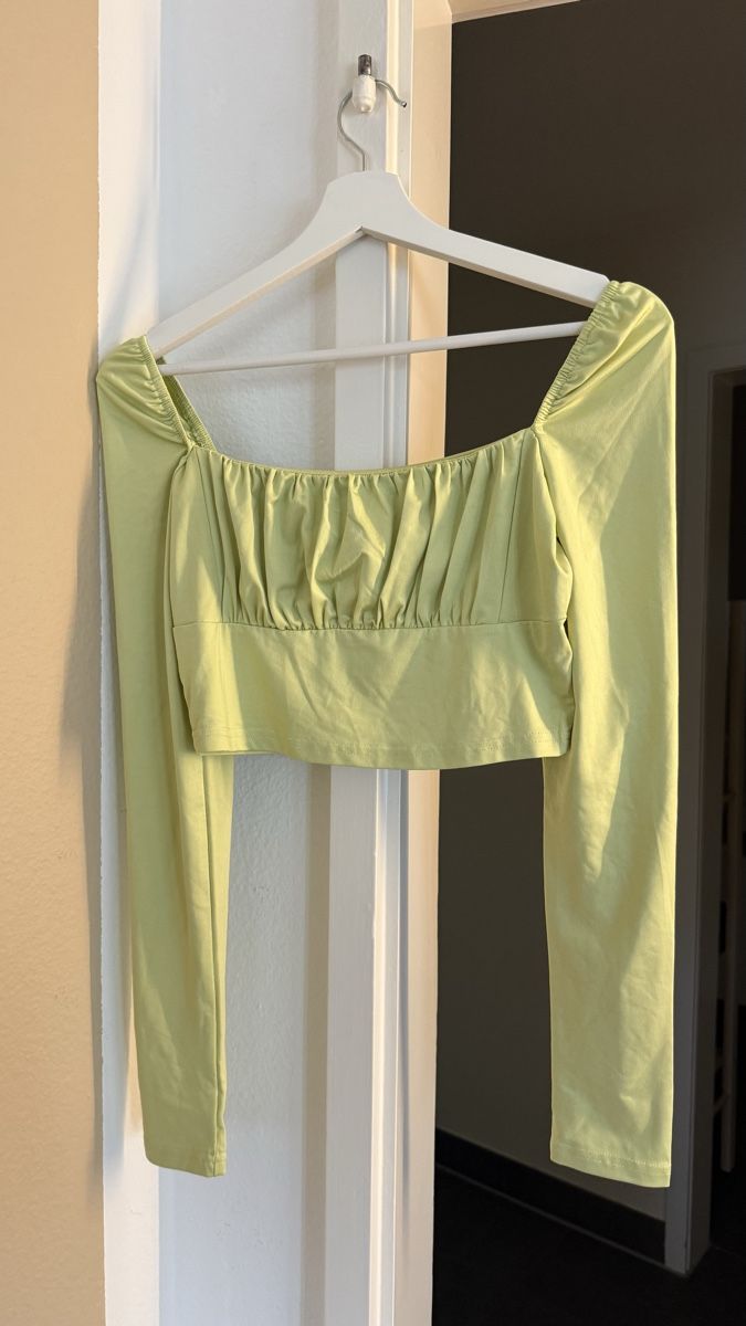 Tops: Crop Top Langarm Hellgrün Grösse S – Neu (gemäss Beschreibung) aus Thun von tat_zb9b