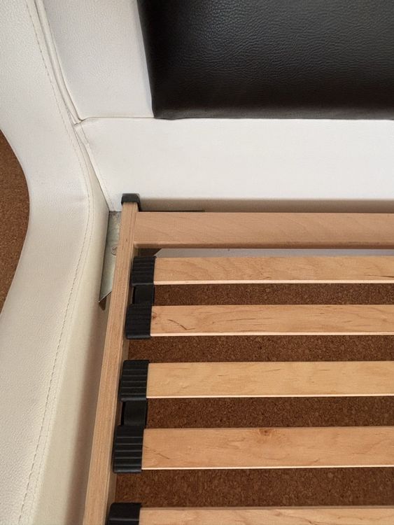Letti: Desiger Bett, Rostgrösse 200 x 180cm, 1 Rost defekt – Difettoso da Rothrist venduto da Dluna1 8