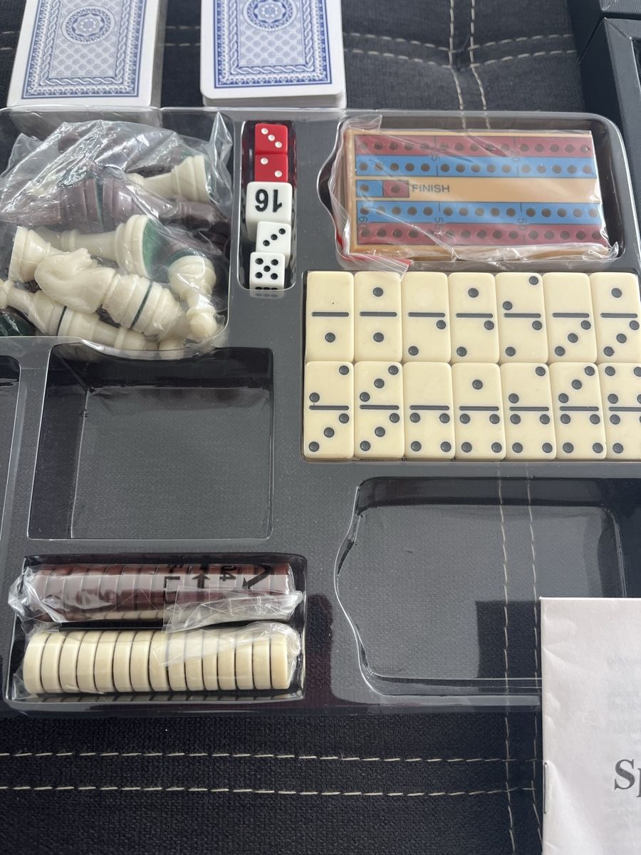 Jeux: Spielbox ZKB Backgammon , Schach, usw. – Neuf (Voir description) à Bassersdorf par Rosa667 1