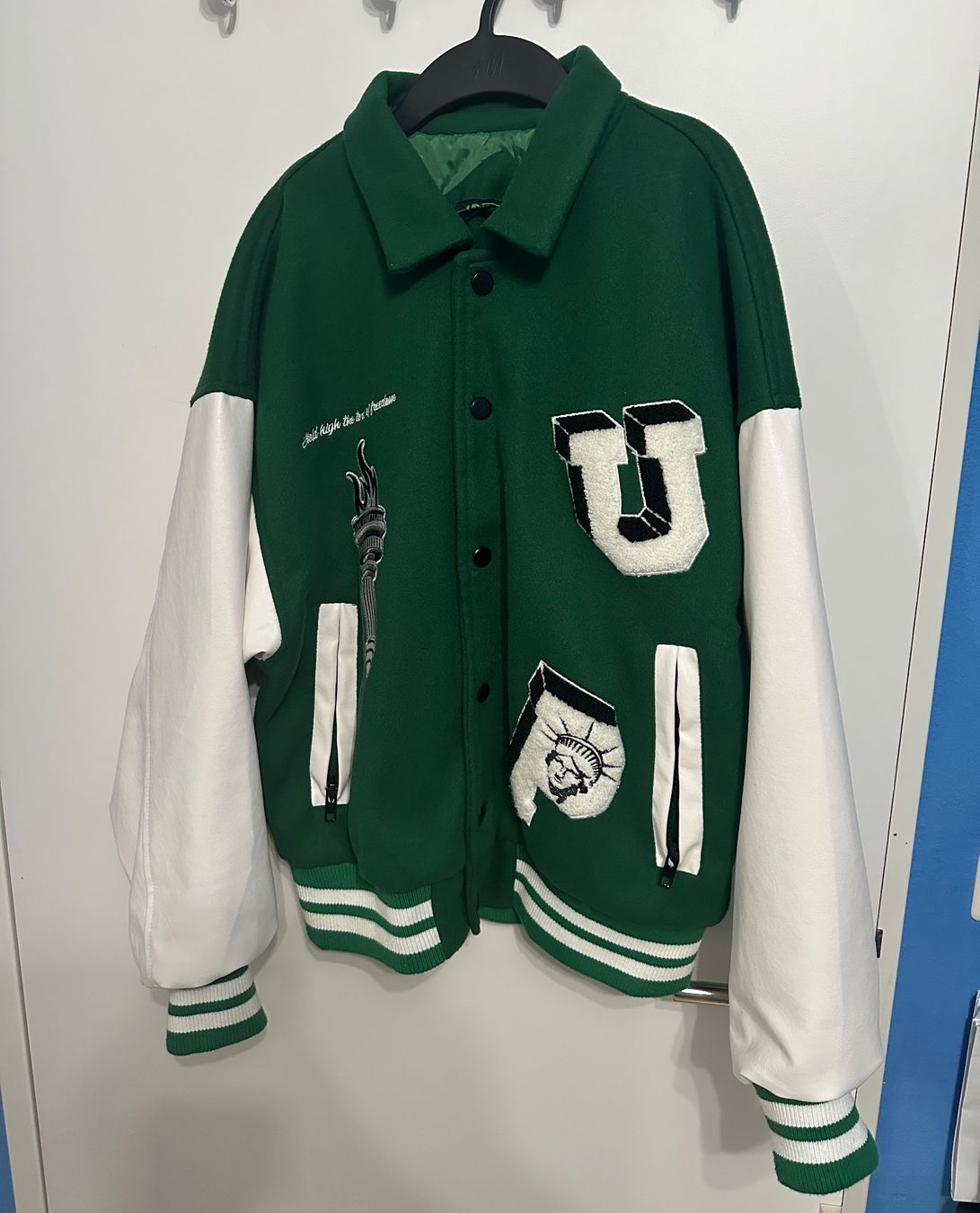 Giacche: Bomber Jacke, Grün/Weiss, Grösse M – Nuovo (secondo la descrizione) da Chur venduto da dajan.17 1